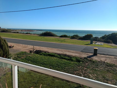 Seafront Shack - Australia Accommodation 1