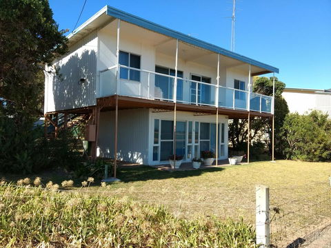 Seafront Shack - Australia Accommodation 4