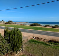 Seafront Shack - Australia Accommodation