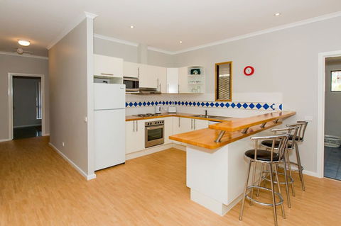 Desert Pea - Australia Accommodation 7