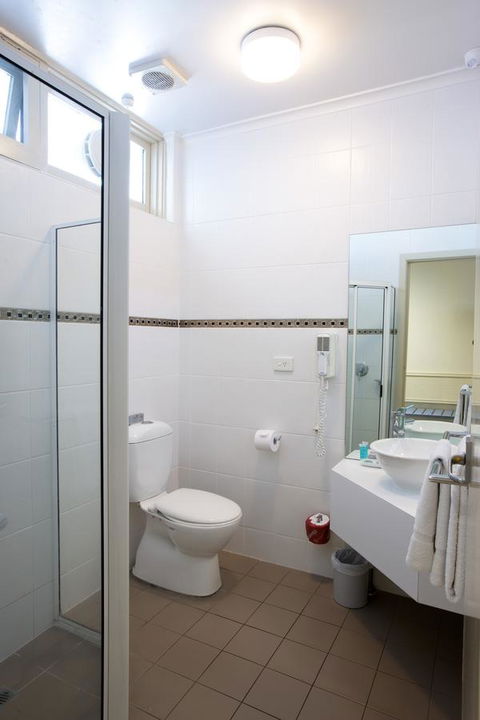 The Commodore - Australia Accommodation 28