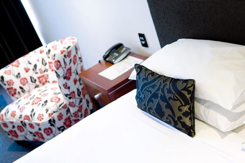 The Commodore - Australia Accommodation 34
