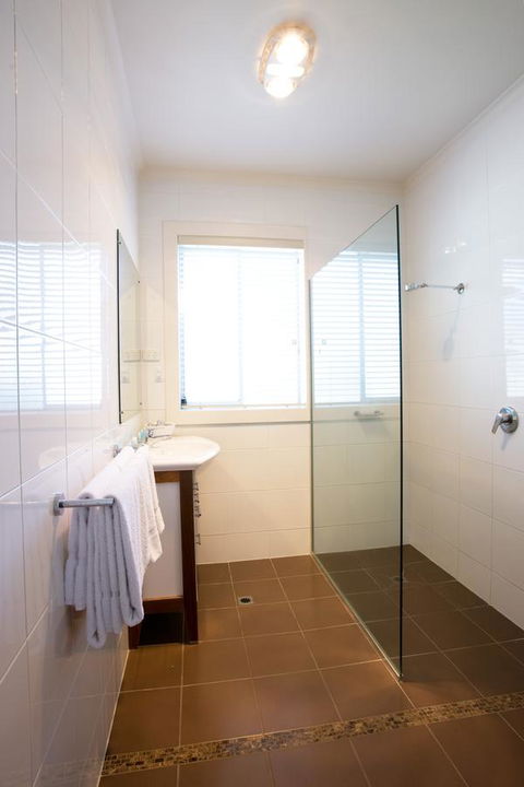 The Commodore - Australia Accommodation 24