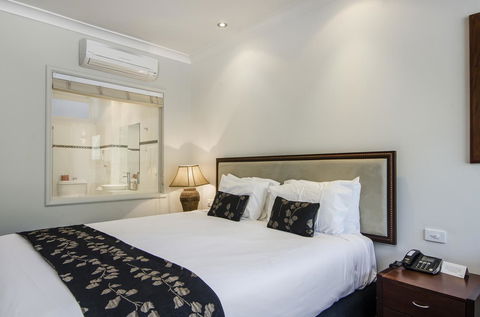 The Commodore - Australia Accommodation 6