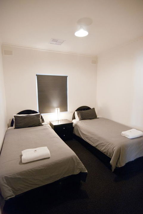 The Commodore - Australia Accommodation 18