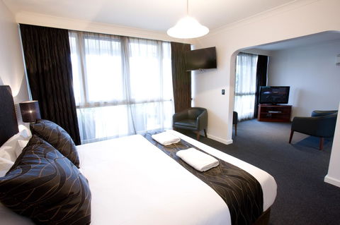 The Commodore - Australia Accommodation 33