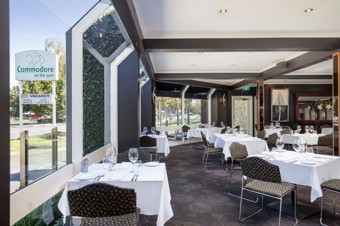 The Commodore - Australia Accommodation 2