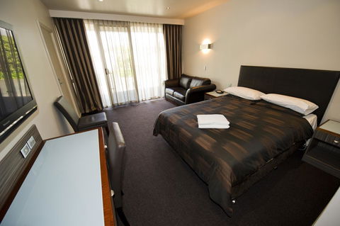 The Commodore - Australia Accommodation 5