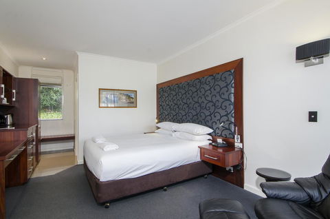 The Commodore - Australia Accommodation 39