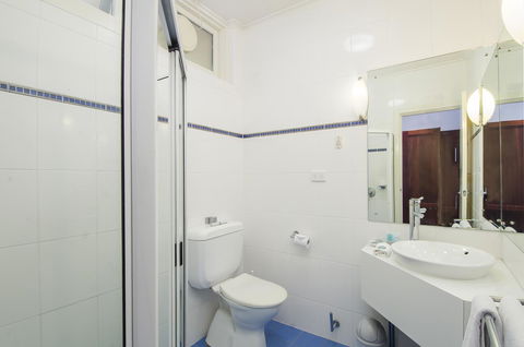 The Commodore - Australia Accommodation 40