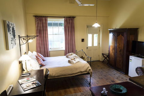 The Rising Sun Hotel - Australia Accommodation 14