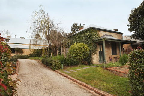 The Rising Sun Hotel - Australia Accommodation 9