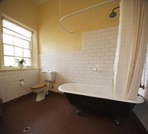 The Rising Sun Hotel - Australia Accommodation 7
