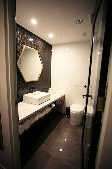 Ellen Hotel - Australia Accommodation 18
