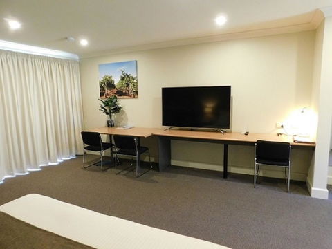 Alexander Cameron Suites - Australia Accommodation 13