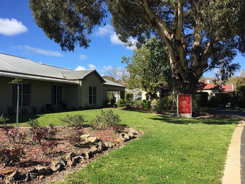 Alexander Cameron Suites - Australia Accommodation 3