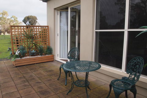 Alexander Cameron Suites - Australia Accommodation 27