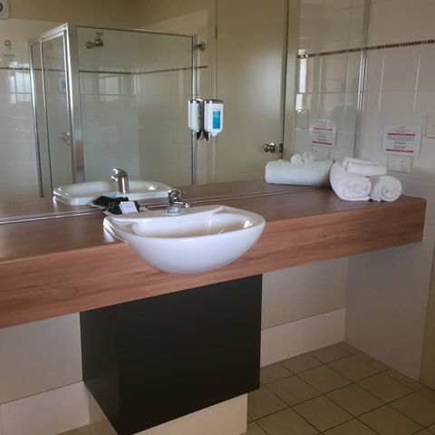 Alexander Cameron Suites - Australia Accommodation 17