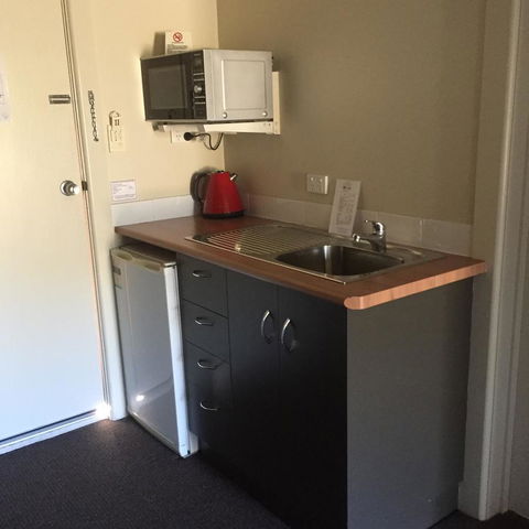 Alexander Cameron Suites - Australia Accommodation 18