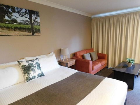 Alexander Cameron Suites - Australia Accommodation 11