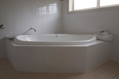 Alexander Cameron Suites - Australia Accommodation 21