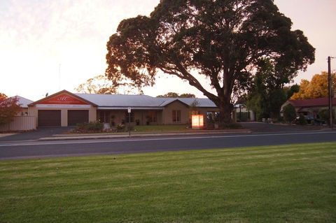 Alexander Cameron Suites - Australia Accommodation 30