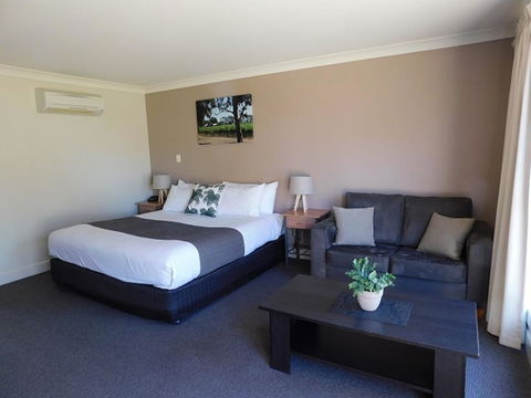 Alexander Cameron Suites - Australia Accommodation 12
