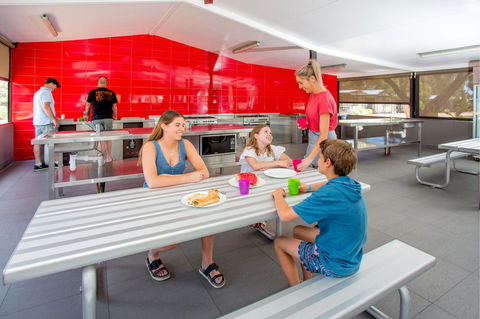 BIG4 Renmark Riverfront Holiday Park - Australia Accommodation 43