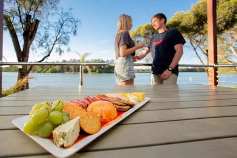 BIG4 Renmark Riverfront Holiday Park - Australia Accommodation 6