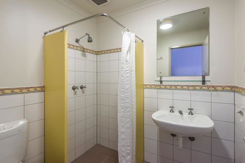 YHA Adelaide Central - Australia Accommodation 40