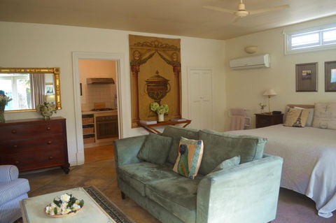 Athelney Cottage Bed And Breakfast - Australia Accommodation 4