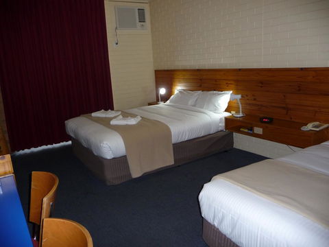The Wine Vine Hotel - Australia Accommodation 6