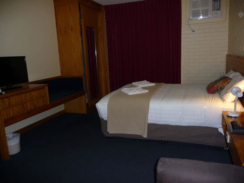 The Wine Vine Hotel - Australia Accommodation 4