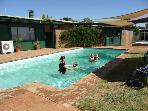 The Wine Vine Hotel - Australia Accommodation 11