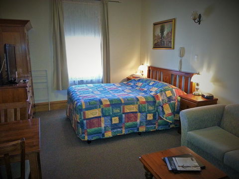 Sonbern Lodge Motel - Australia Accommodation 22