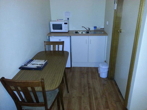 Sonbern Lodge Motel - Australia Accommodation 27