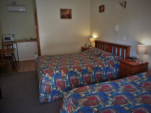 Sonbern Lodge Motel - Australia Accommodation 25