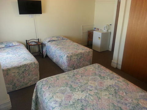 Sonbern Lodge Motel - Australia Accommodation 31