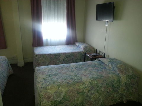 Sonbern Lodge Motel - Australia Accommodation 33