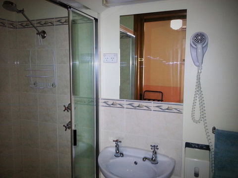 Sonbern Lodge Motel - Australia Accommodation 16