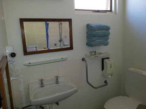 Sonbern Lodge Motel - Australia Accommodation 28