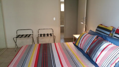 Acaill Accommodation Esplanade Living Self Check-In Self Check-Out - Australia Accommodation 24