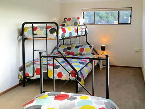Seacroft - Australia Accommodation 17