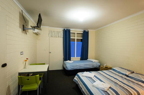 The Anglers Inn - Australia Accommodation 9