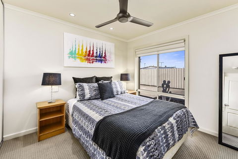 City Fringe Apartment - Australia Accommodation 4