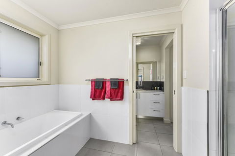 City Fringe Apartment - Australia Accommodation 8