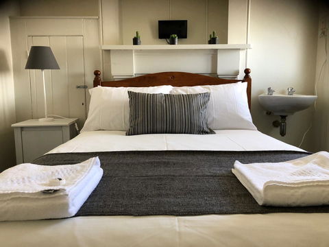 Cornwall Hotel - Australia Accommodation 0
