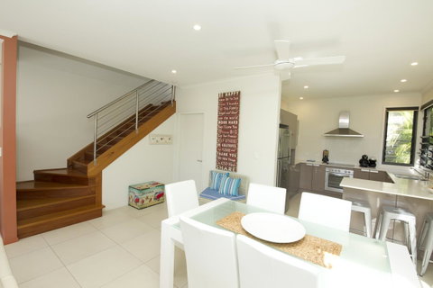 Boom 6 Boomerang Beach - Australia Accommodation 13