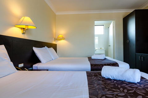 Abcot Inn - Australia Accommodation 11