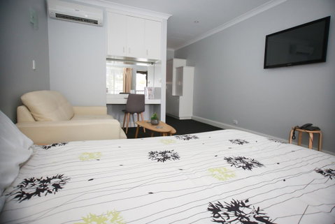St Francis Winery - Australia Accommodation 4